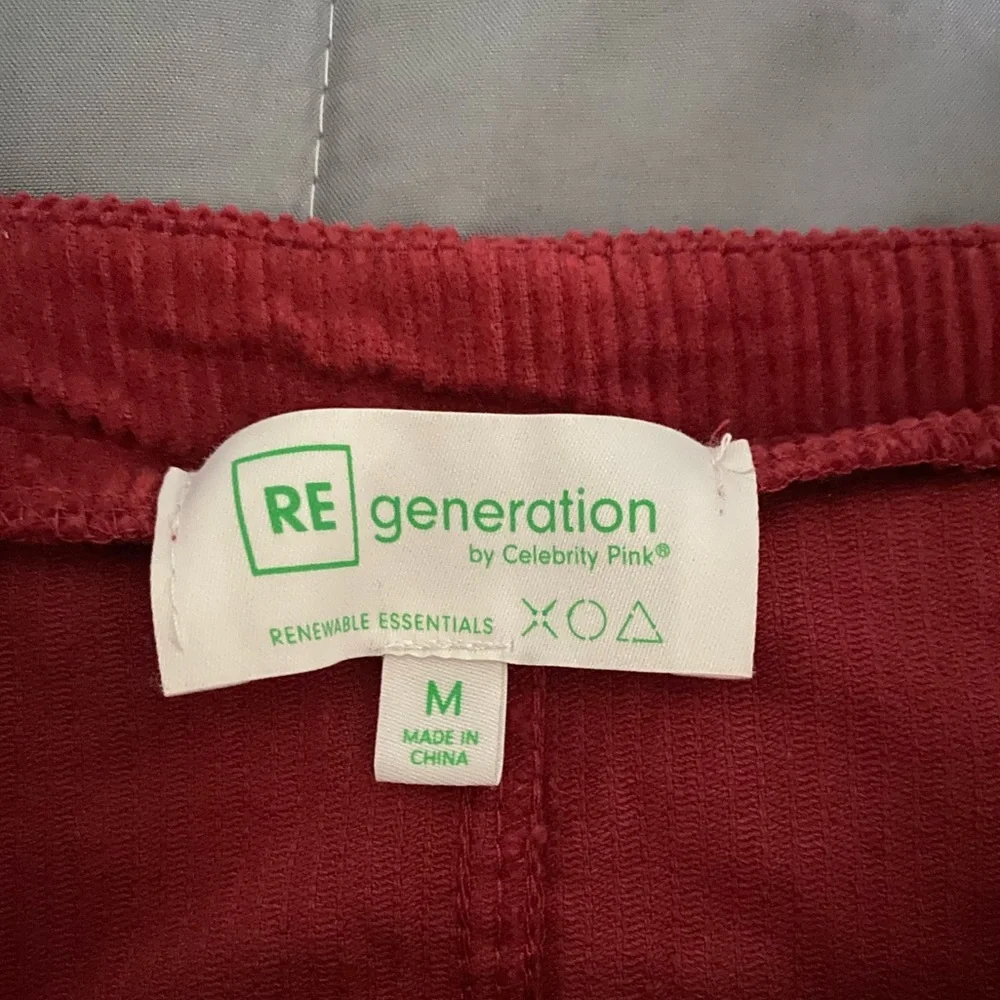 Medium RE Generation maroon front button dress - Picture 4 of 5